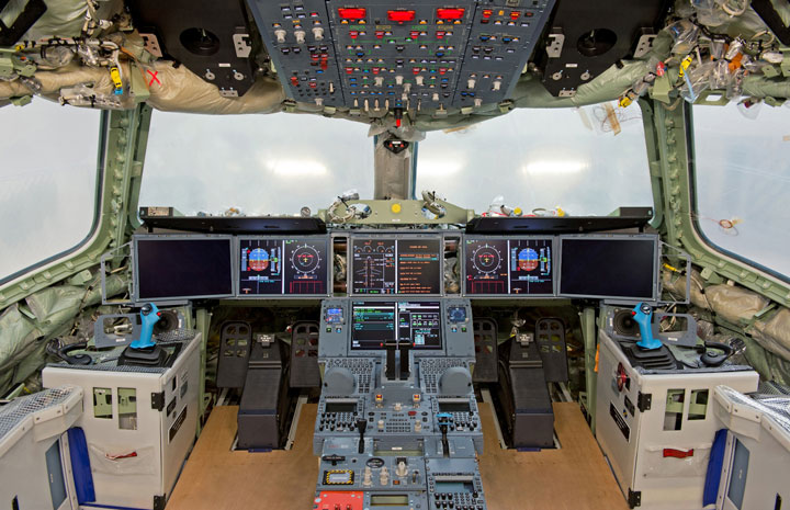 bb　コックピットのみ 120803_A350_XWB_MSN1_FD-720.jpg