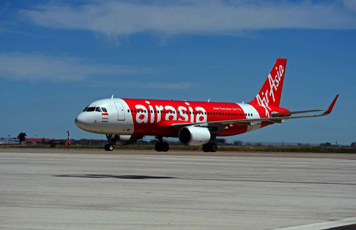 エアバス、8000機目の機体をインドネシア・エアアジアに納入