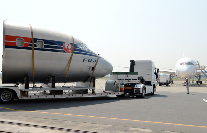 JAL、ニコニコ超会議にDC-8「FUJI号」出展 日本初のジェット旅客機