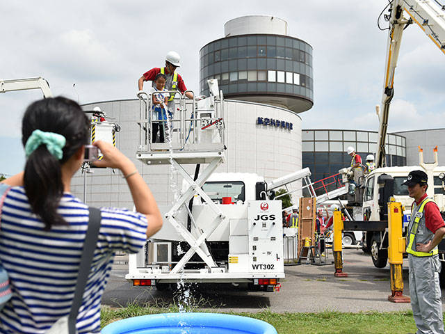 空港で働く車が大集合 成田 航空科学博物館で