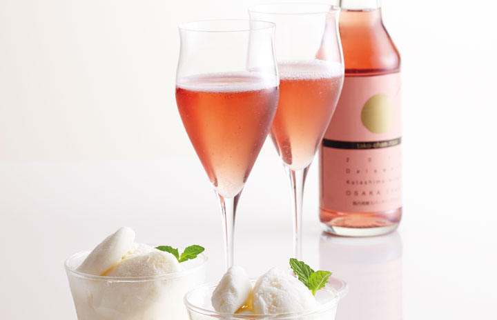 ピーチ、機内食で桃色スパークリングワイン「たこシャン」