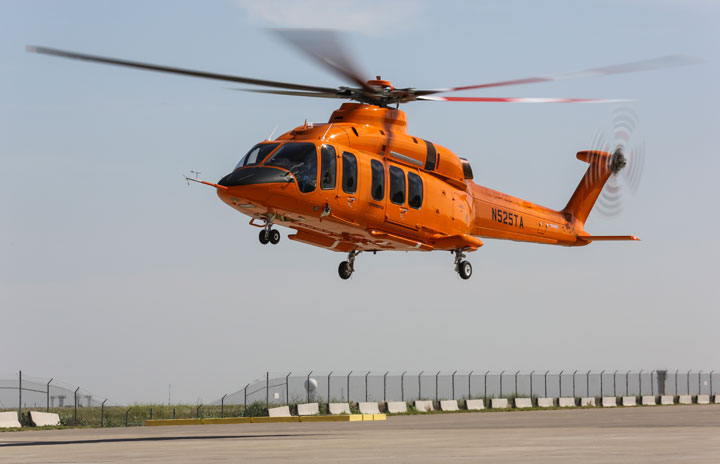 ベル525が初飛行 民間ヘリ初のフライバイワイヤ機