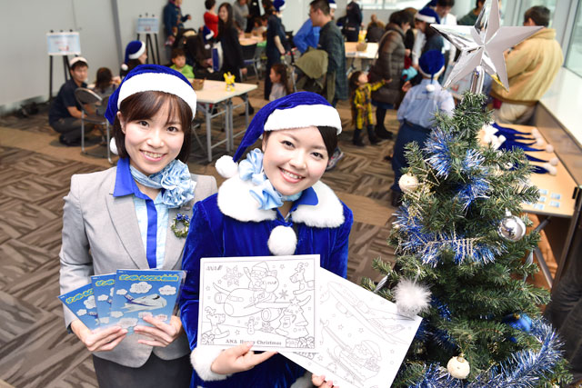 駐機場のサンタと無線交信 Ana 羽田でクリスマスイベント