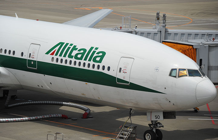 アリタリア航空、事実上の経営破綻 運航は継続