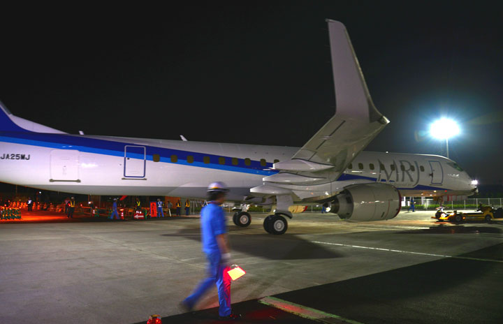 MRJのANA塗装試験機、初飛行17年初めに 初号機は9月米国へ