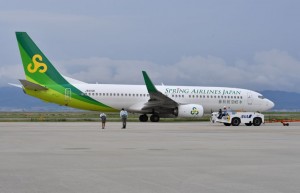 関空を出発する春秋航空日本の737-800＝16年9月28日 PHOTO: Tadayuki YOSHIKAWA/Aviation Wire