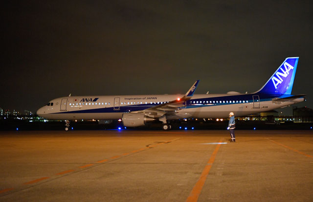 Ana A321ceo初号機が羽田到着 上級クラスに電動新シート