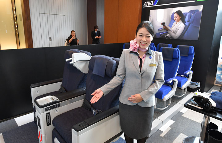 ANA、A320neoの新シート初披露 短距離国際線用、六本木で体験会