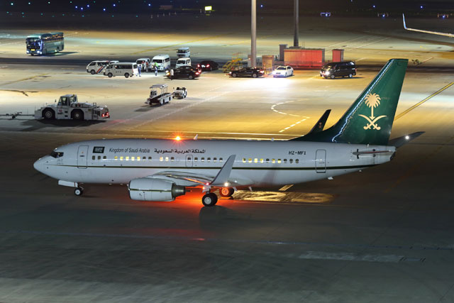 羽田を出発するサウジアラビア財務省の737-700BBJ（HZ-MF1）。 SVA7356便として北京へ向かった＝17年3月15日 PHOTO: Shota DOKI/Aviation Wire