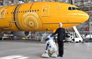 ANA、C3POジェットお披露目 アンソニー・ダニエルズさん登場