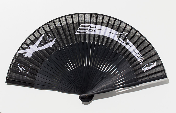 〖希少品〗 AIR 扇子 スターフライヤー、ペンギン柄の扇子 5月の機内販売、ノンアルコール