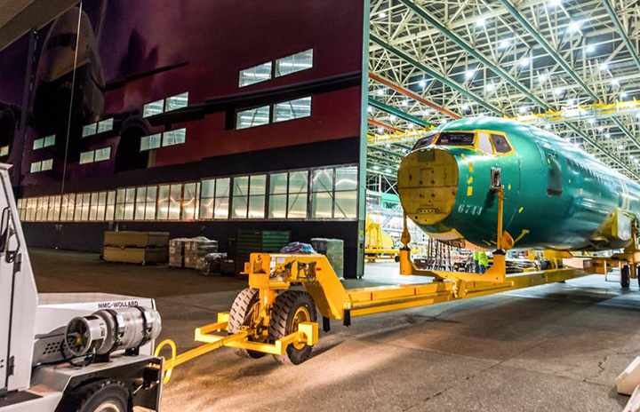 737 MAX 7、最終組立開始