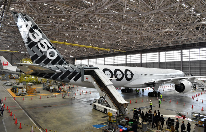 エアバスとJAL、A350-1000お披露目 植木社長「長距離国際線の後継機」