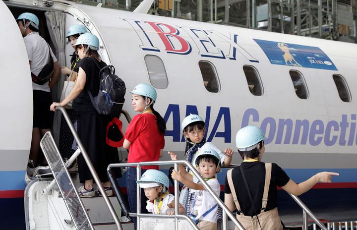 IBEX、伊丹で機体見学会を初開催