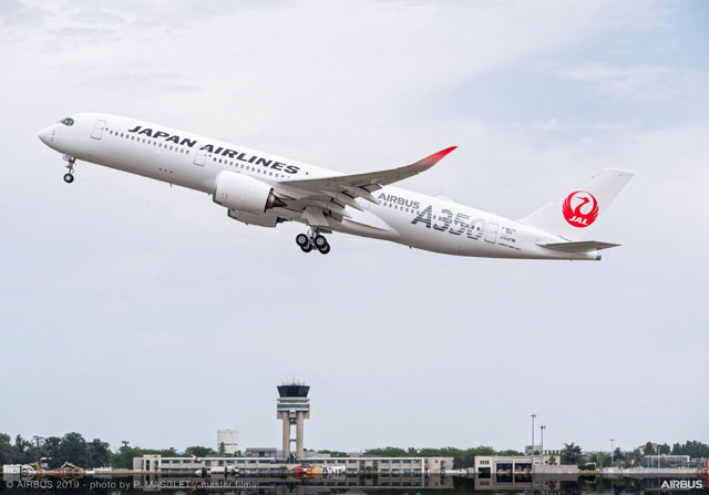JALのA350、2号機が初飛行 後部にシルバーロゴ JALのA350、2号機が初飛行 後部にシルバーロゴ