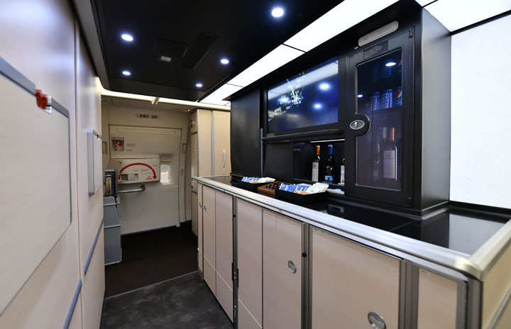 190711_0684_777_ana-720