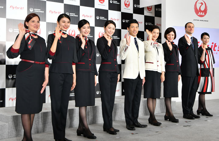 CAはパンツスタイル初採用11代目 写真特集・JAL新制服（1）