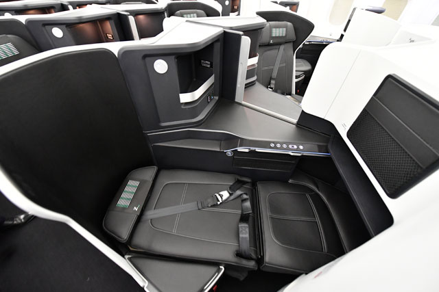 フルフラット上級席zip Full Flatは長時間も快適 写真特集 Zipair 787 8の機内 1