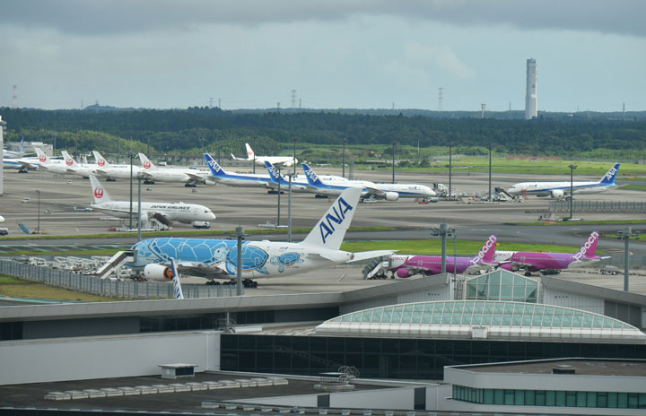 成田空港、11月総旅客89％減40万人　国際線14万人