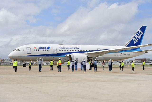 福岡空港 航空9社が合同見送り Team Fuk で明るい話題を