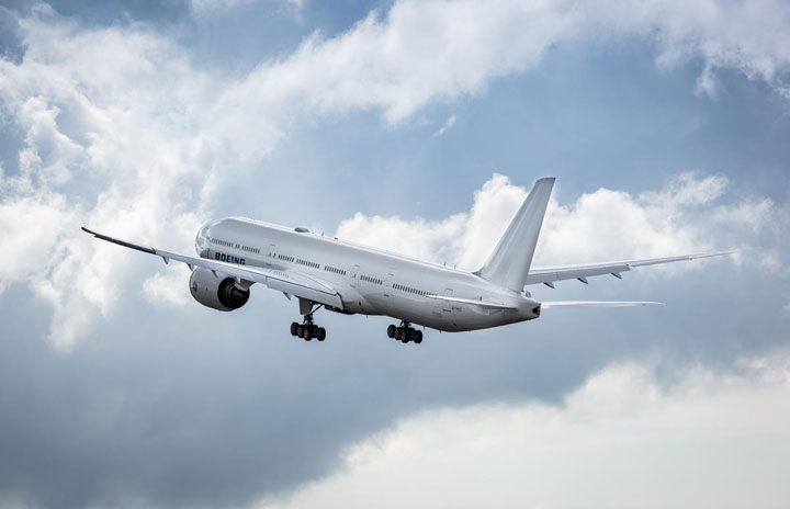 777X、4号機が初飛行 客室テスト用、試験機すべてそろう