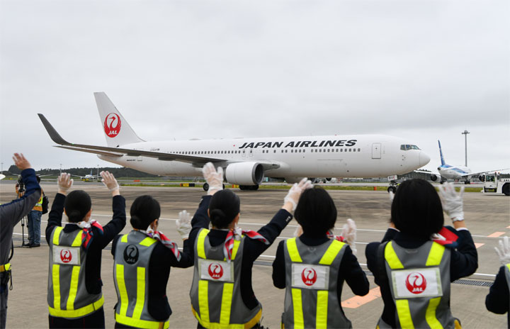 JAL、周遊チャーター機で春休み航空教室　成田と中部発着