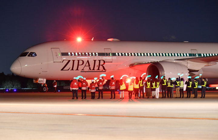 ZIPAIR、ホノルル就航　初便26人、西田社長「当面は不定期運航」