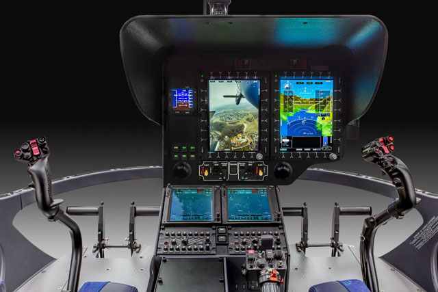 エアバスヘリ H135の性能向上 航続距離延長や1人操縦用新ヘリオニクス