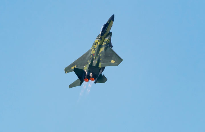 F-15EXが初飛行 3月までに初納入へ