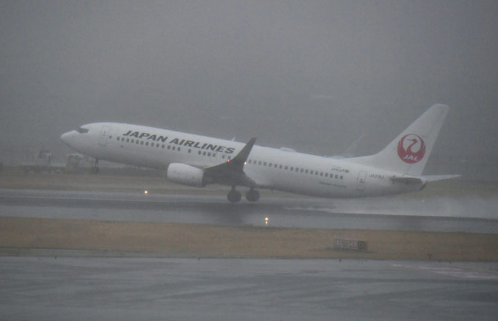 JALとANA、定期便ない仙台・福島など臨時便　16日も運航