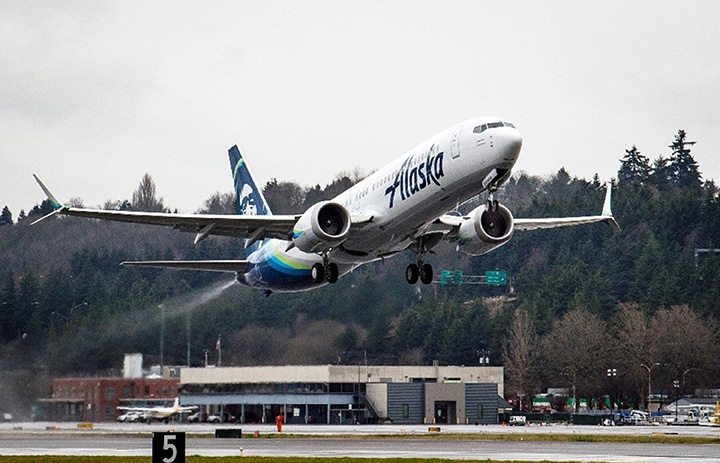 アラスカ航空、737MAX9を23機確定発注　オプション15機も