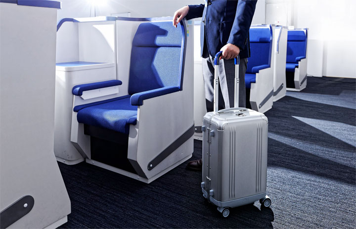 ANA、ゼロハリとコラボ 別注キャリーケース