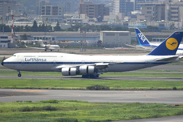 ルフトハンザ、レトロ塗装747-8が羽田飛来 再開後初、1年4カ月ぶり