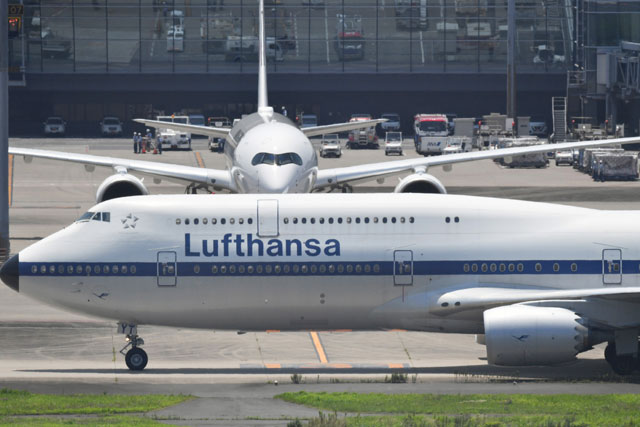 ルフトハンザ、レトロ塗装747-8が羽田飛来 再開後初、1年4カ月ぶり