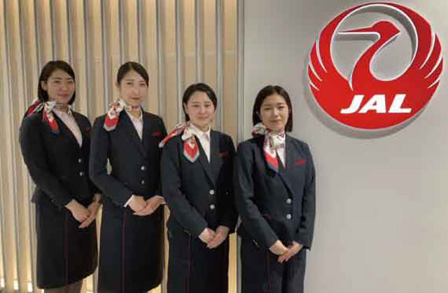 JAL、新千歳空港の舞台裏見学付きバスツアー thumbnail