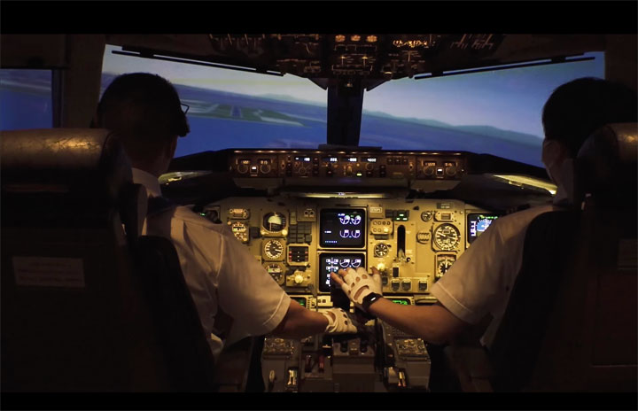フライトシュミレーター用パイロットアーム JAL、777と767シミュレーター体験完売 36万円で希望聞き専用プラン作成