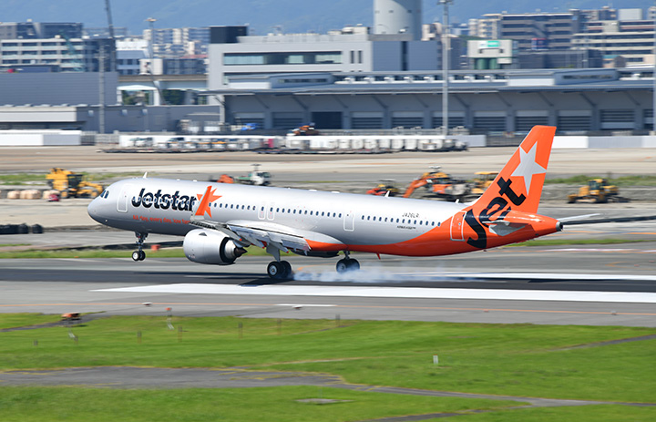 5/12 福岡-成田　ジェットスター 220701_0182_A321LR_jjp_rjff-
