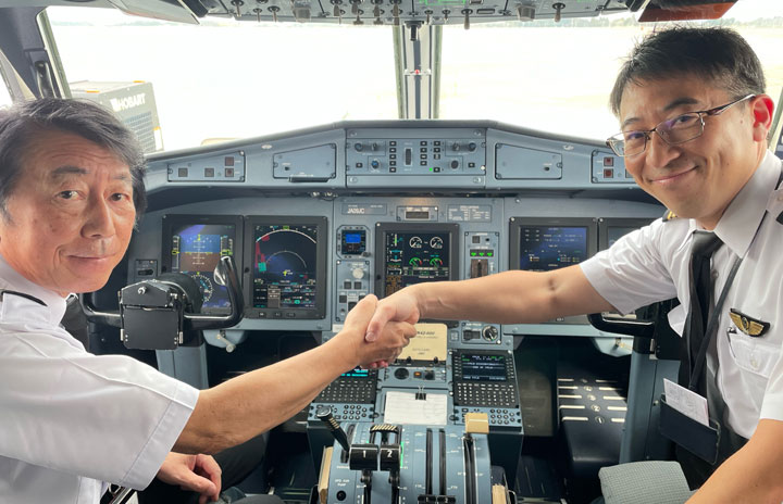 JAC、親子機長で父のラストフライト 息子「越えなくてはいけない壁」