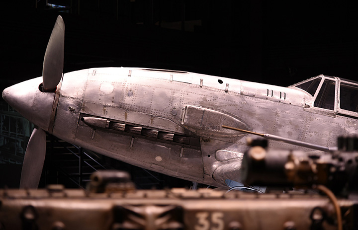 極愛国号三式戦飛燕島津製作所 陸軍献納機記念 純銀製 戦闘