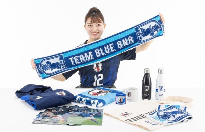 ANA、JFA公認のサッカー応援グッズ 青いマフラーなど通販