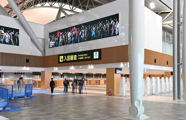 関空、1タミ南側の新入国審査場公開 南北つながり混雑緩和へ