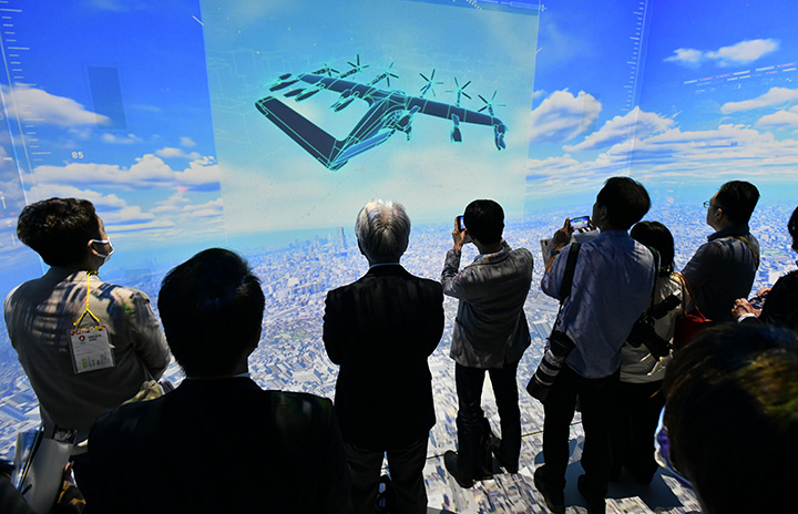 JAL、大阪万博「空飛ぶクルマ」没入シアター公開 “実機”実証は2026年に