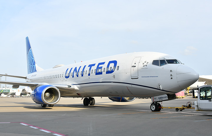 ユナイテッド航空　ピン　A005 250501_0410_737_ual_rjaa-720.jpg