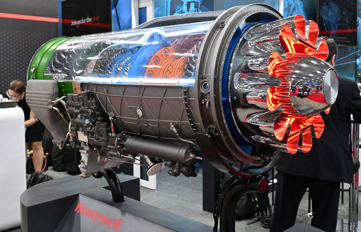 ハネウェル、次期練習機T-X向けエンジンにF124提案