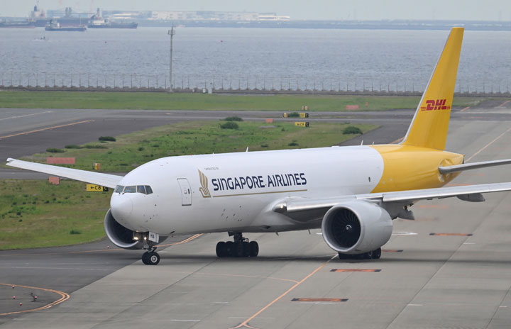 250523_0151_777F_sia_dhl-720.jpg