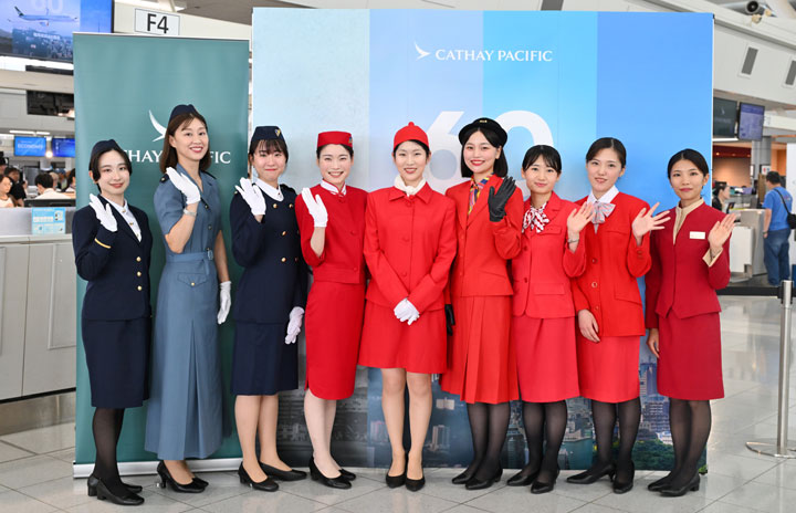 Cathay Pacific（キャセイパシフィック）60周年記念モデル2点セット キャセイパシフィック航空、福岡就航60周年で地上係員が歴代制服