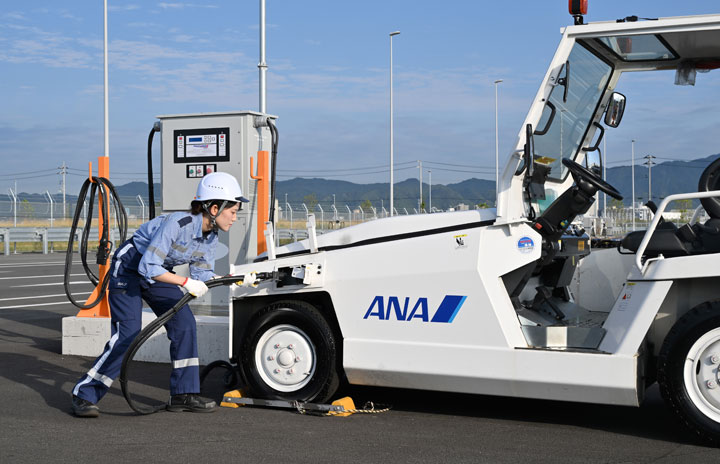 ANA、神戸空港のGSEをEV化 神戸市が共用急速充電器を整備