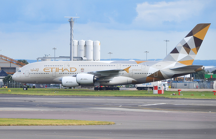 エティハド航空、成田に超豪華A380 バスルーム付き「レジデンス」26年6