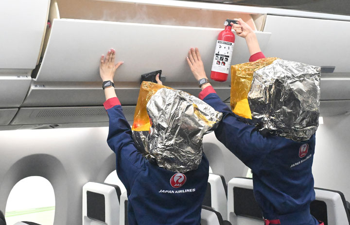 EC-135フェネストロン 技適モード1 飛行済新品バッテリ2個 EC-135