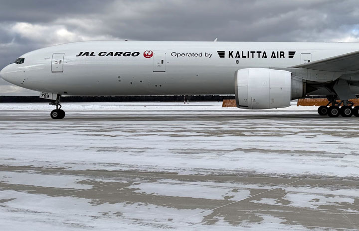 JALとカリッタ、777-300ERSF貨物機に鶴丸ロゴ 成田－シカゴ増便